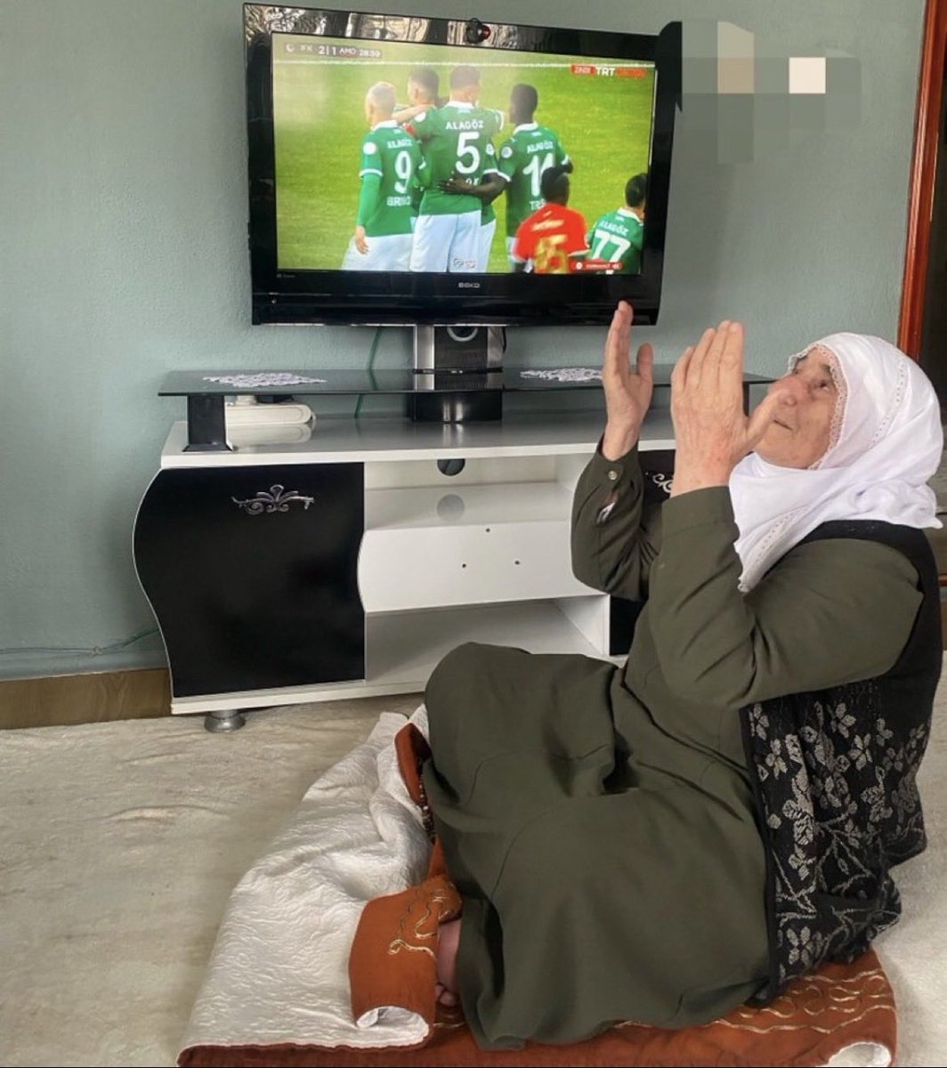 Mahfus01626431's tweet photo. Em hatın #Amedspor https://t.co/dbmFp9e63G