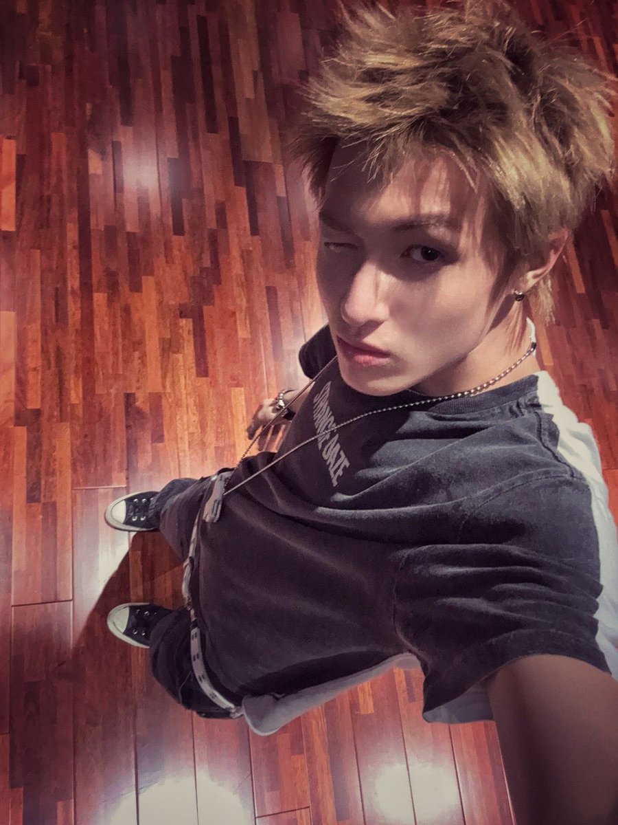 ellie dos wonki ✠ tweet media