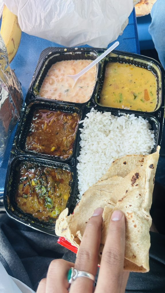 itzSachuu's tweet photo. This is outright fraud in trains. A ₹80 thali is being sold for ₹150, and when asked for a bill, a fake bill was provided.

PNR: 2255037477
Train No: 12968

@RailwaySeva @IRCTCofficial @RailMinIndia @RailMadad https://t.co/kuI79V2Bys