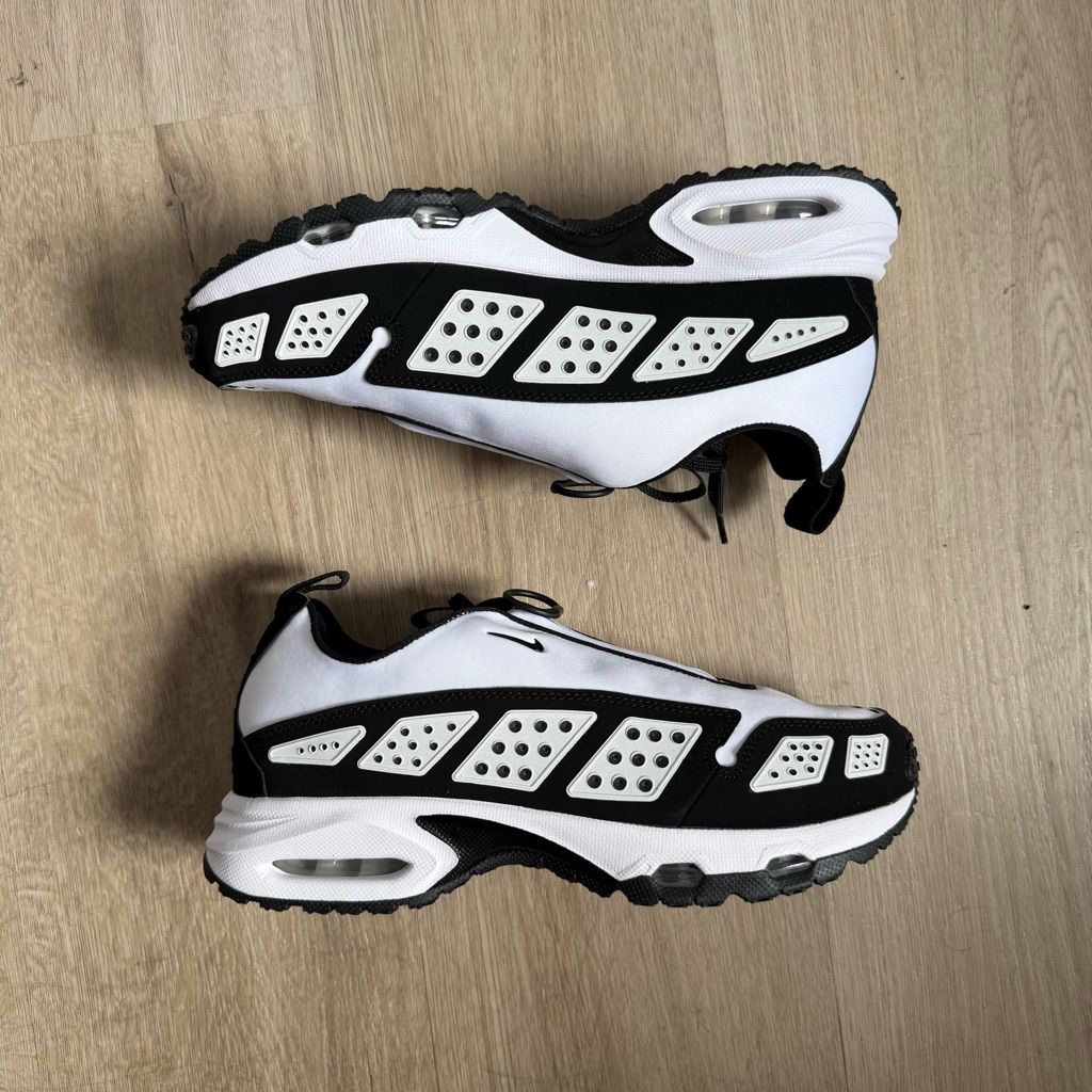 NikeBoyzRSA's tweet image. Black or White?? 😁😁 #NIKEBOYZ #NIKEGIRLZ #JUSTDOIT #NIKE #CULTURE #AIRMAX
