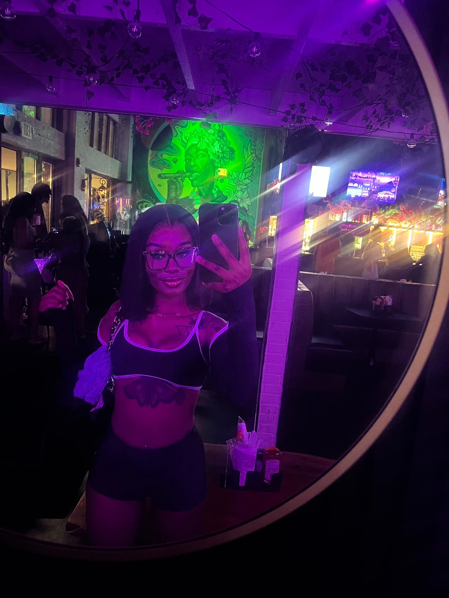 prettypinkdraco's tweet photo. Do we still hate bobs or should I call my uber ￼😣. https://t.co/JFfquq8St1