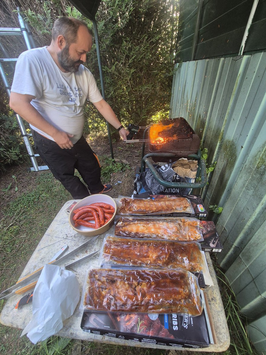 F4IZC's tweet image. On passe au choses sérieuses... #contest #bretzelteam #bbq poke @f1ulq cc @F8EXM