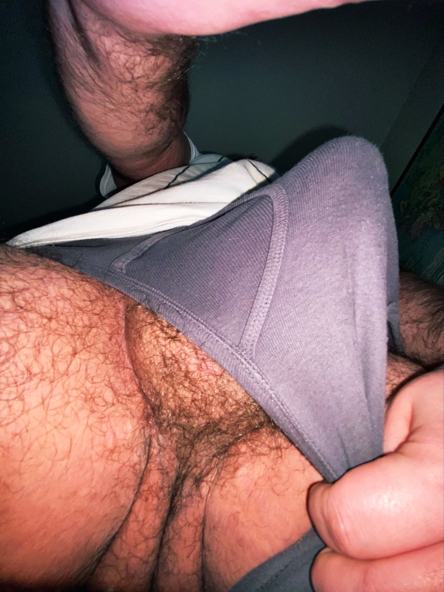din0bro's tweet photo. sniff zone https://t.co/KcoFp5WK9h