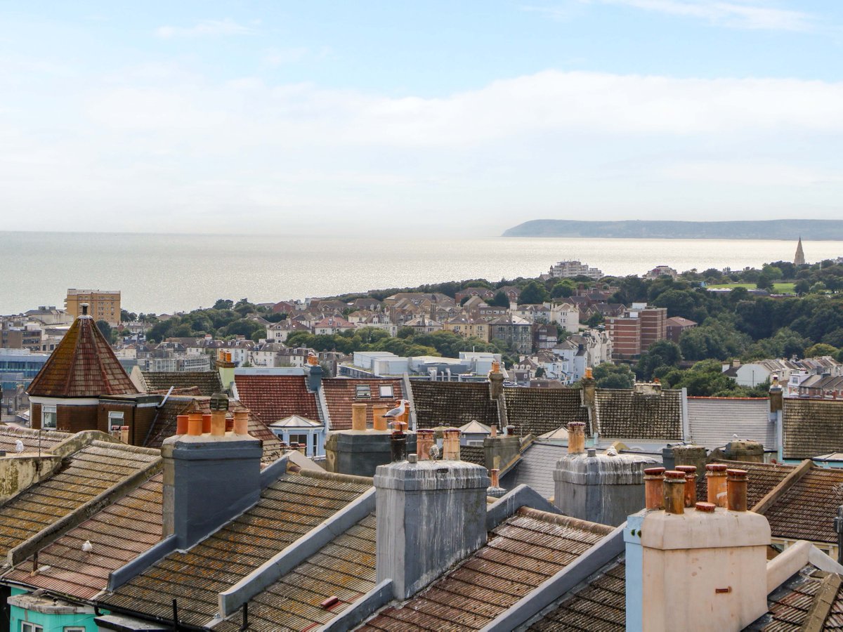 scateringcouk's tweet image. Hasting Heights is a polished, four-storey, pet-friendly house near a beach in Hastings, East Sussex, boasting a woodburning stove and...

🐾 Dog friendly
📍 Hastings, East Sussex

selfcatering.co.uk/england/east-s…

#Hastings #EastSussex #DogFriendly #HolidayCottage #SelfCatering