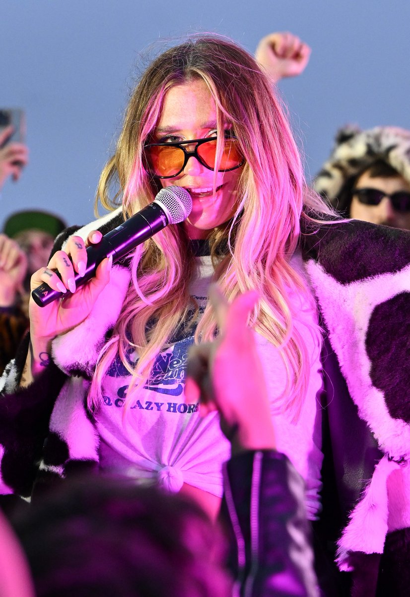 PopCrave's tweet photo. Kesha for Live Nation’s ‘Summer of Live’  pop-up show last night in San Francisco. 

📸: Steve Jennings https://t.co/SKBagPCR8h