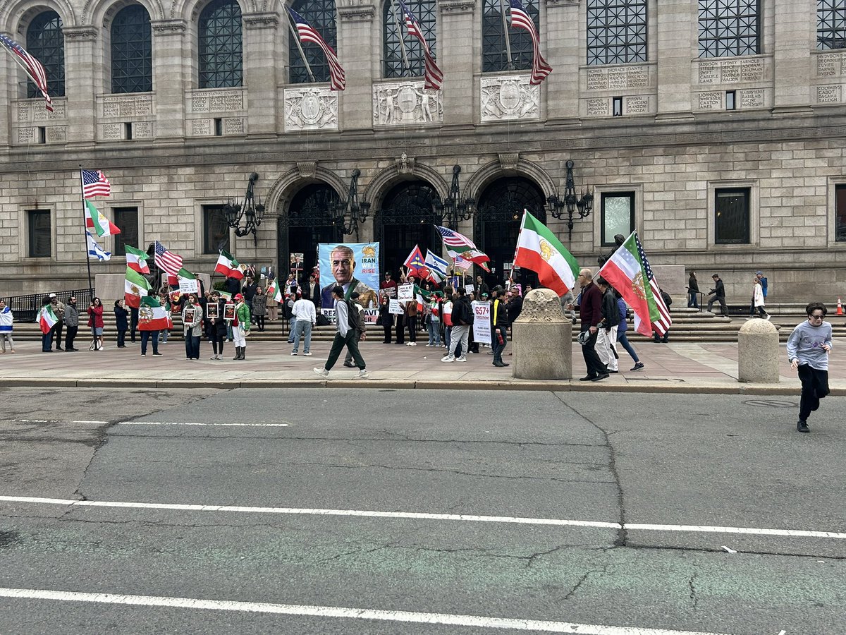 AAugust1970's tweet image. Finally a decent protest!!! #iran #israel #boston  #shah
