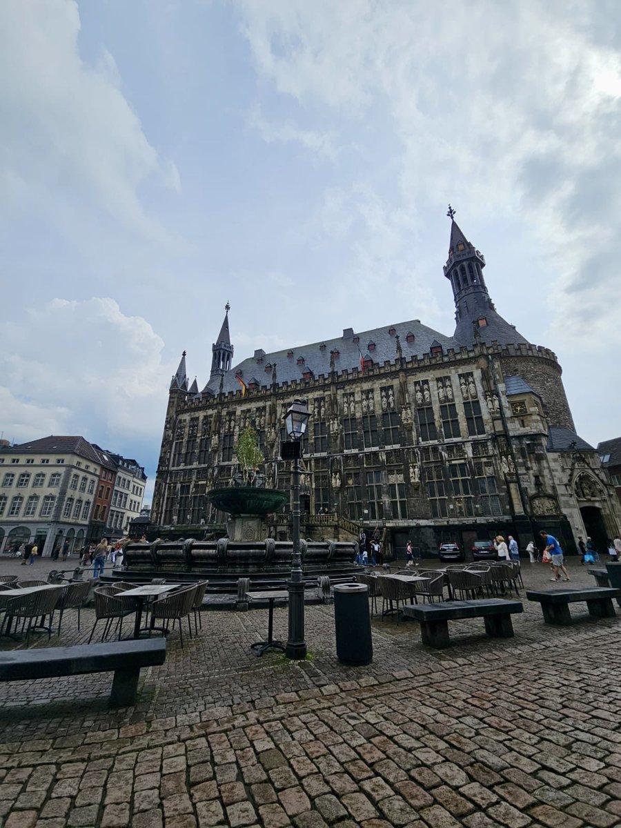 MusaiEnisa's tweet image. Walking through #Aachen, you feel the layers of #Western history, from Charlemagne’s vision of a united #Europe to today’s conversations on shared values. Cities like this remind us that Europe’s strength has always been built on ideas, alliances, and the will to defend peace. 🇩🇪
