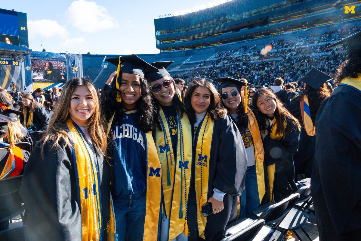 UMich's tweet image. Forever, #GoBlue! 💛💙

#Victors2026 #MGoGrad