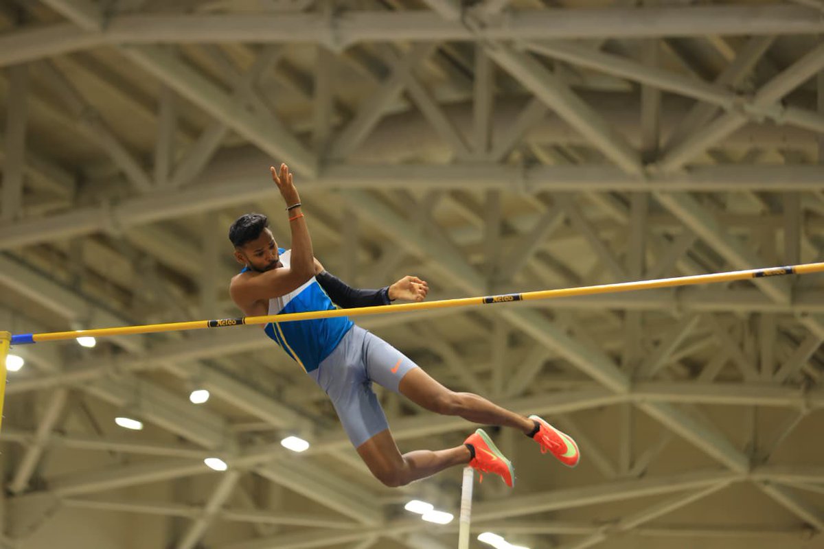 IIS_Vijayanagar's tweet image. It's a bird? Is it a plane? Nah, that's just Kuldeep Kumar flying and breaking records. 🦅

Wrapping up a memorable day at the Indian Indoor Open in Bhubaneswar. 

🎥: @afiindia 

#TeamIIS #NationalRecord #Athletics #IndianSports #CraftingVictories 🇮🇳