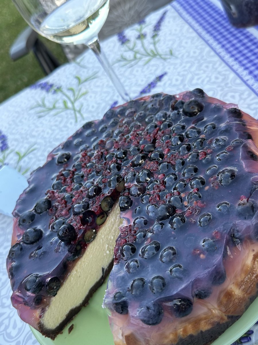 Ajisai45361845's tweet image. ケーキを焼いてみた
週末のくつろぎの
小さなお供になるといいなぁ、、🍰
Sweet is always a welcome sight.☺️
#Kuchen
#Weekend