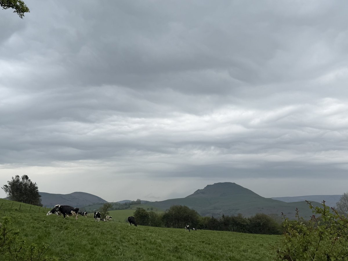 ManelRoura's tweet image. Beautiful #Asperitas yesterday over the Stretton Hills #Shropshire