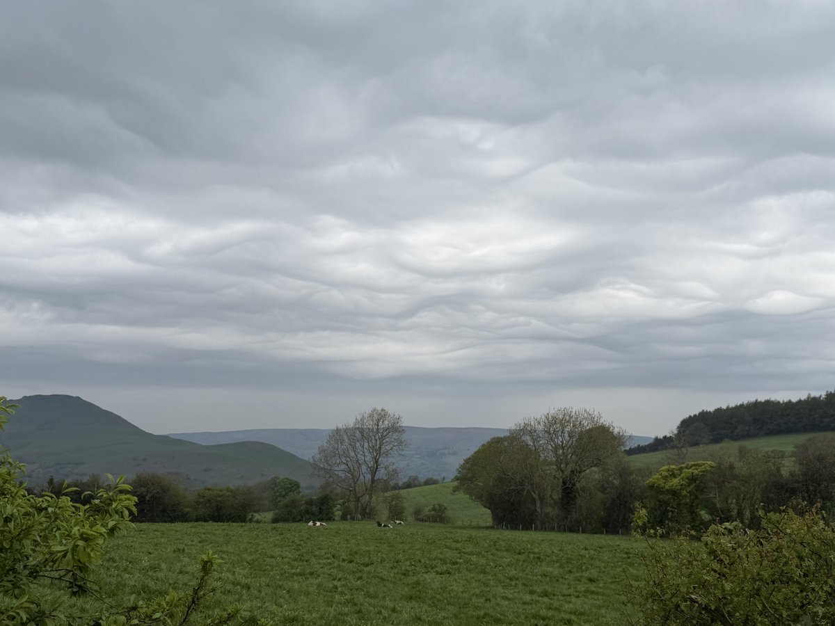 ManelRoura's tweet image. Beautiful #Asperitas yesterday over the Stretton Hills #Shropshire