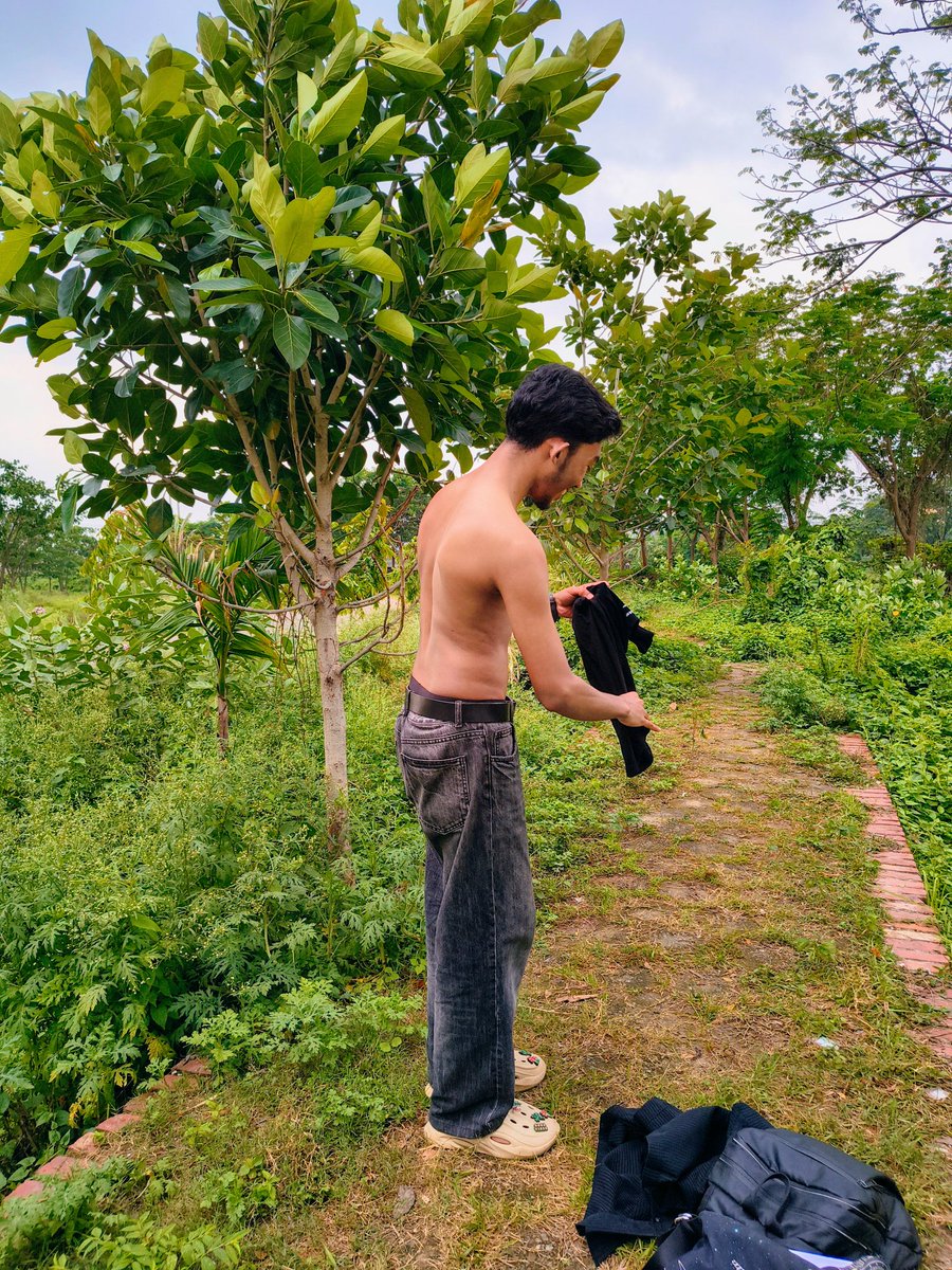 rajinSGian's tweet photo. #worldnakedgardeningday 
#openNature https://t.co/r4Q8WOoiDb