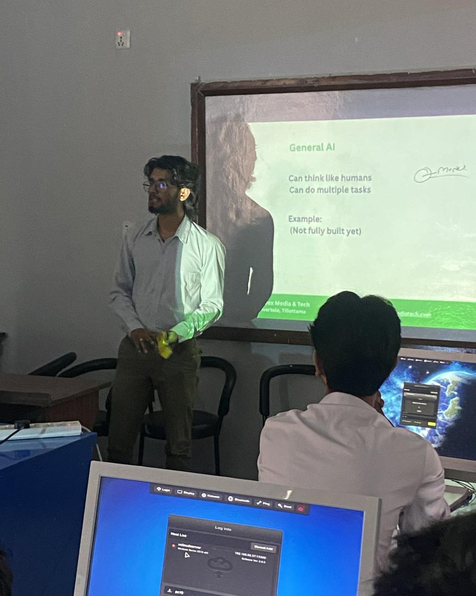 Inovexmediatech's tweet photo. Day 1 of our 5-day 𝐆𝐫𝐚𝐩𝐡𝐢𝐜 𝐃𝐞𝐬𝐢𝐠𝐧 &amp; 𝐀𝐈 𝐏𝐫𝐨𝐦𝐩𝐭 𝐄𝐧𝐠𝐢𝐧𝐞𝐞𝐫𝐢𝐧𝐠 𝐖𝐨𝐫𝐤𝐬𝐡𝐨𝐩 𝐚𝐭 𝐏𝐚𝐫𝐚𝐦𝐨𝐮𝐧𝐭 𝐁𝐨𝐚𝐫𝐝𝐢𝐧𝐠 𝐇𝐢𝐠𝐡𝐞𝐫 𝐒𝐞𝐜𝐨𝐧𝐝𝐚𝐫𝐲 𝐒𝐜𝐡𝐨𝐨𝐥 is officially in the books! We spent the day diving into the fundamentals. https://t.co/tqcHFWagQh