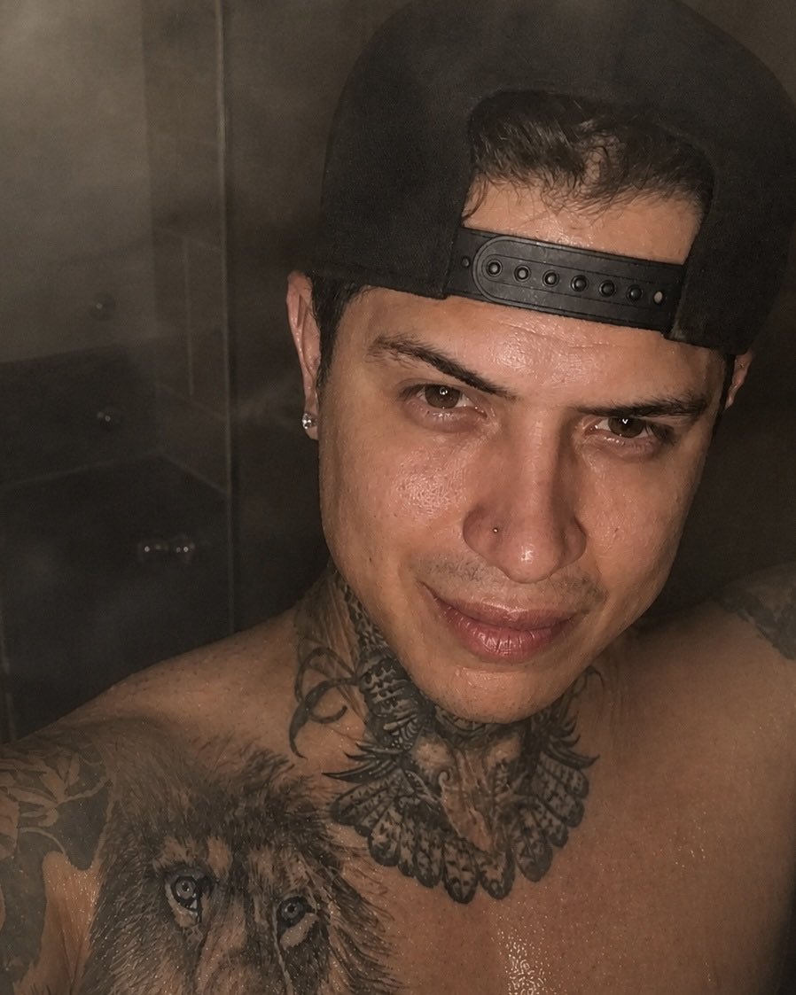dba_156's tweet image. Close enough to feel the heat…
some moments don’t need words, just presence.
🙈😘

#Intimo #Vapor #Mood #Seduction #SoftLight #Tattooed #Vibes #Cercania #Deseo #XContent