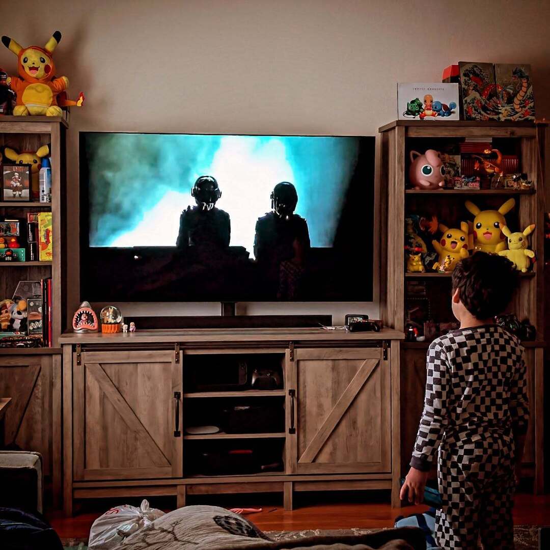 Mx_Glory's tweet photo. My son is fascinated by #DaftPunk and he can't take his eyes off the music. I'm so proud! 🥹 https://t.co/AVZ7YQOrch https://t.co/Av9rOokFu2