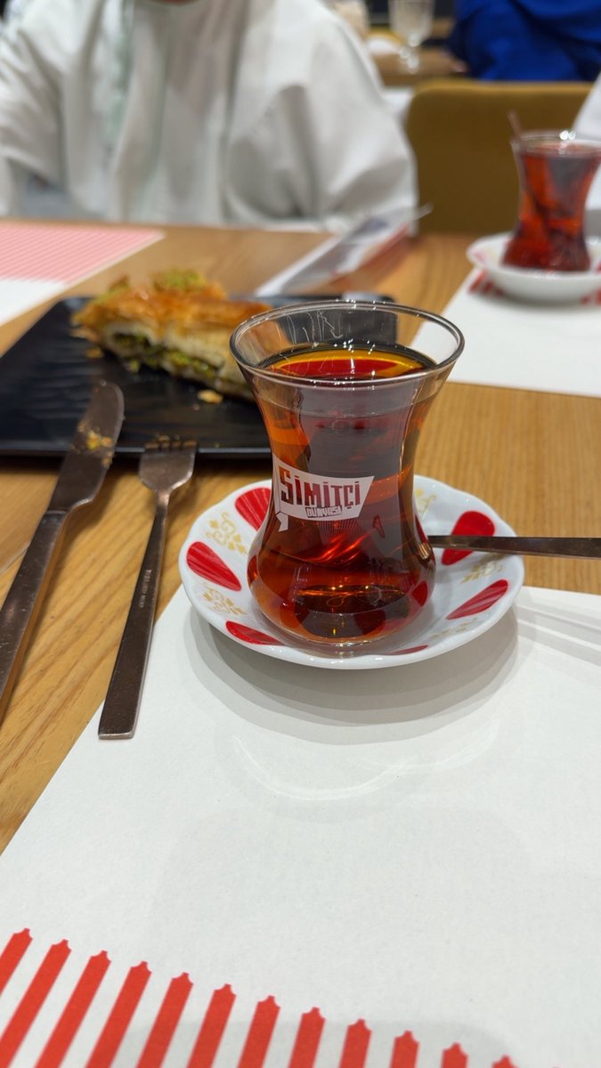 izz tweet media