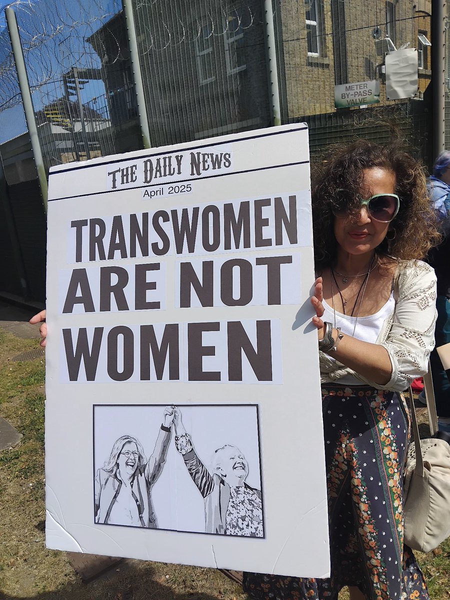 itsMelDaley's tweet photo. Wonderful weather and women today  outside HP #Downview Prison in Sutton.  We had lots of beeps and thumbs up from people driving past. 

Why in 2026 are dangerous MEN in the wormens estate? 

#NoMenInWomensPrisons 
@NoMinWPrisons https://t.co/vh9UNf181P