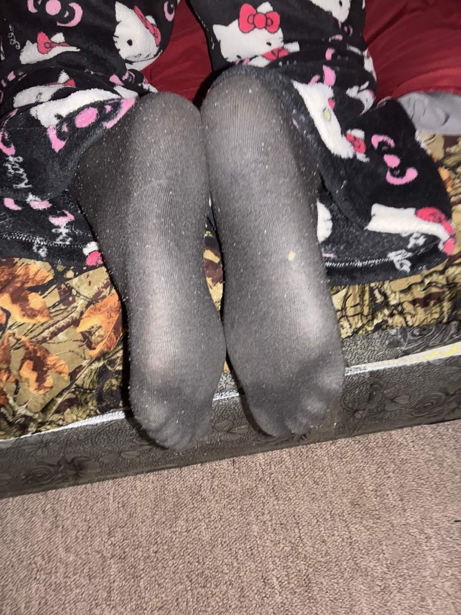 wheep_whoop's tweet image. An addition to today’s post. Sweaty paws~!! Pamper them~ #Onesie #Femboy #Socks