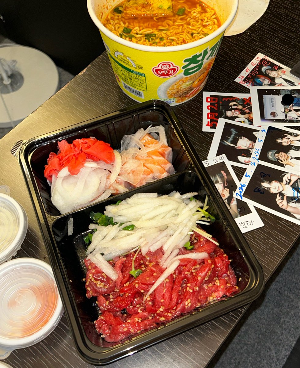 마네 tweet media