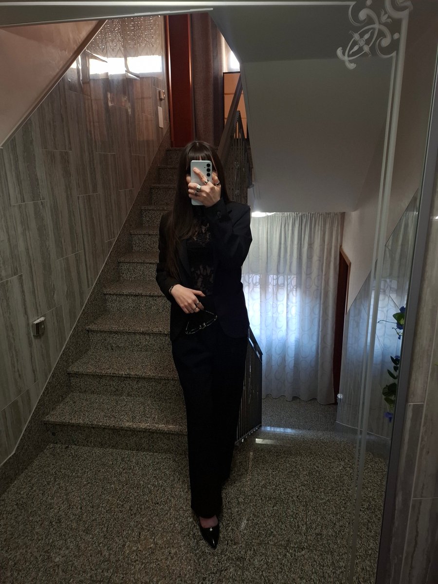 francesca tweet media