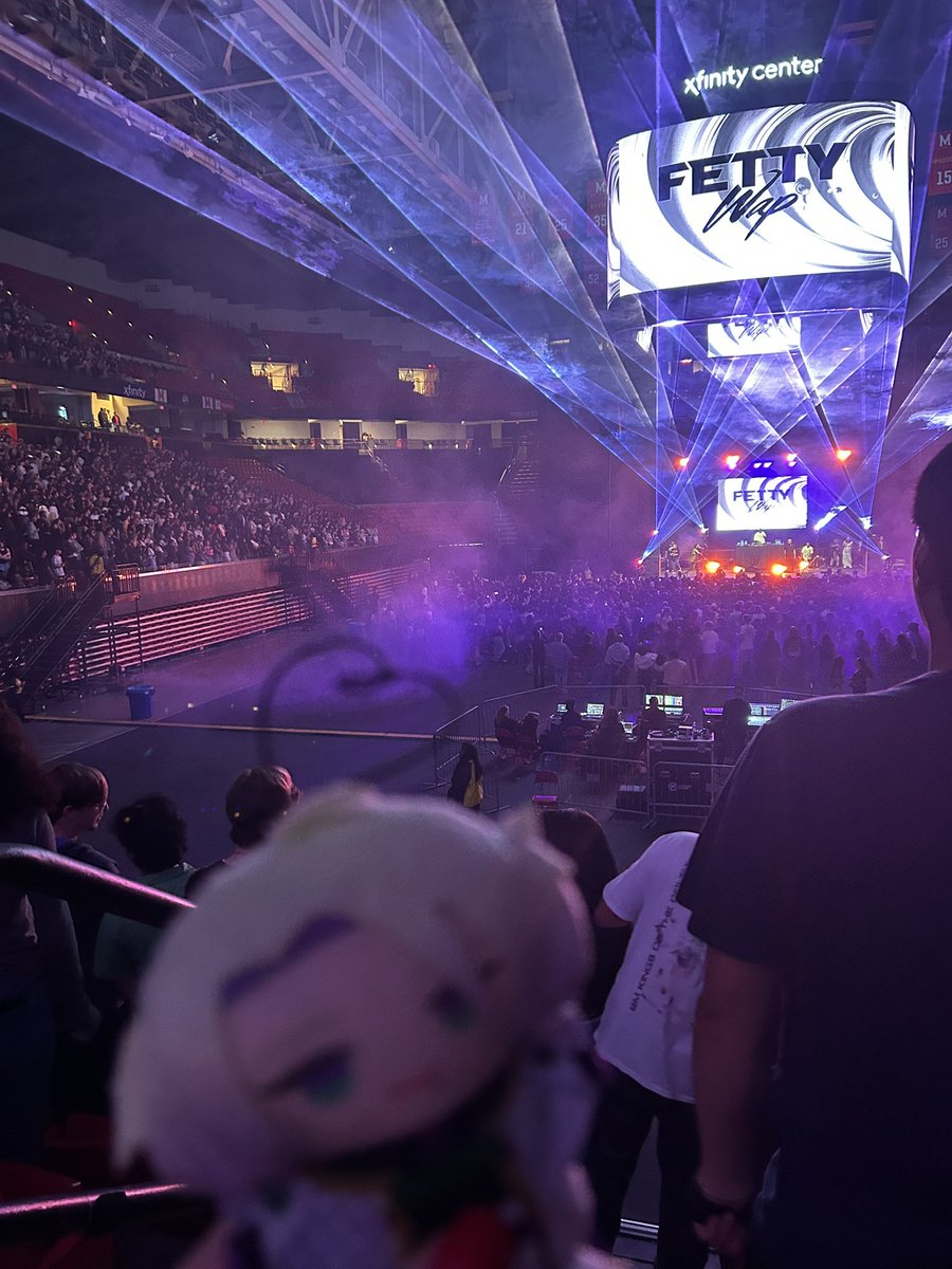 darling_bleh's tweet photo. MR 1738!! I took the wife to see Fetty Wap with me yesterday night and it was so much fun!!! #ClaudeClawmark https://t.co/GzY3f289fj