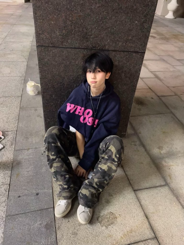 kklivex tweet media