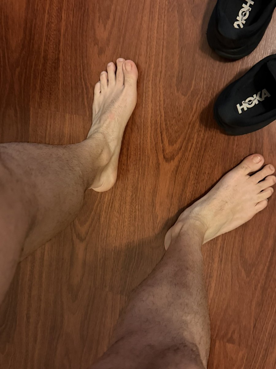 The Rapper Weekend Toes Casual Saturday