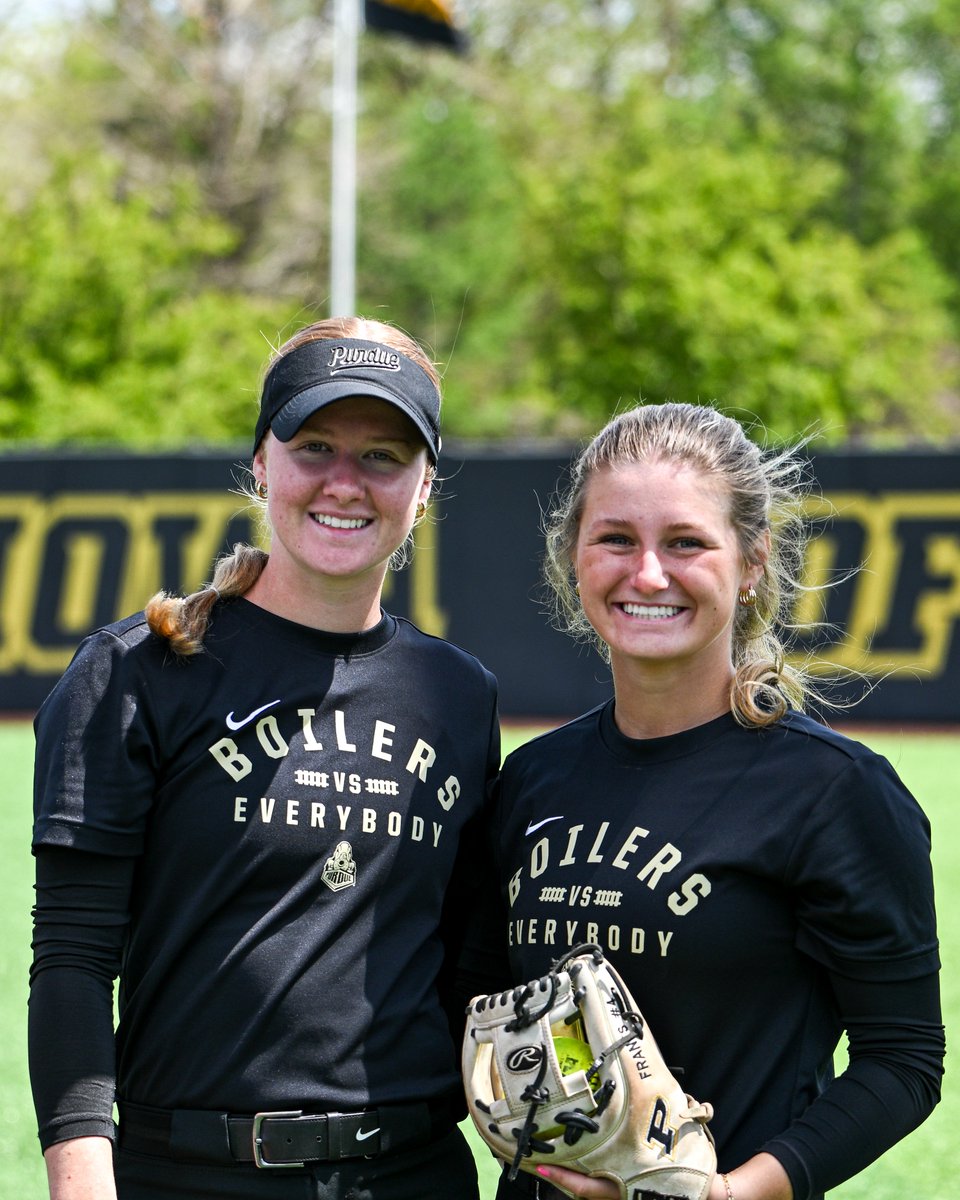 PurdueSoftball's tweet photo. .@_NickyDawson capturing the Iowa vibes 📸

#BoilerUp🚂 https://t.co/uAYYbGDcAg