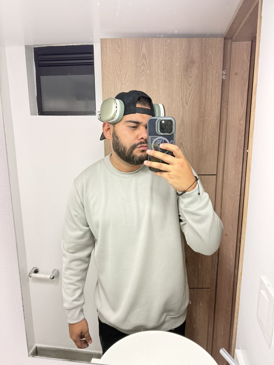 Carlos Esteban tweet media