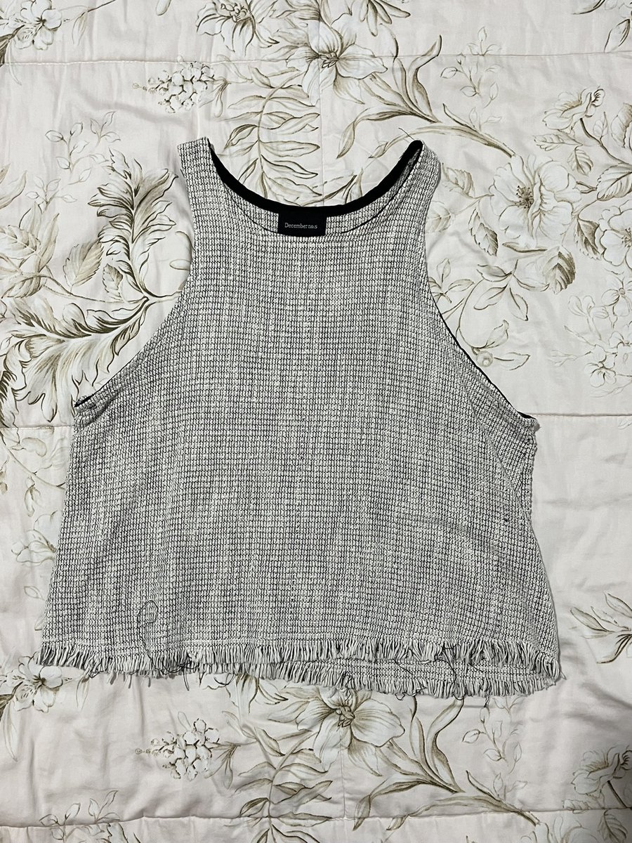 secondhandbymiw's tweet photo. ✿ อันนี้เก๋ชอบมาก

Price : 70฿ ⋆⑅˚₊　॰｡ཻ˚♡

Bust : 32-34

📍สินค้าเป็นมือสองอาจจะมีตำหนิบ้างเล็กน้อยขอคนเข้าใจและรับได้นะคะ
#เสื้อไปทะเล #ส่งต่อเสื้อผ้า #สายเดี่ยว #โล้ะตู้ #เสื้อผ้ามือสอง #ปล่อยเสื้อ #ครอป #แฟชั่น #ราคาถูก https://t.co/lYPHb6FBUk