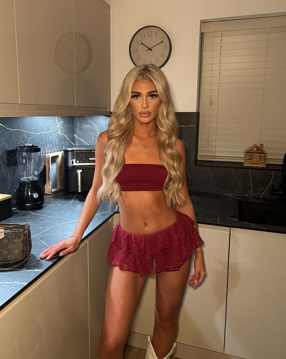 socialstunnerzz's tweet image. Blonde Cannon Grace
#Blonde #Hot #Pretty #Boots #Legs #Tight #Stunner