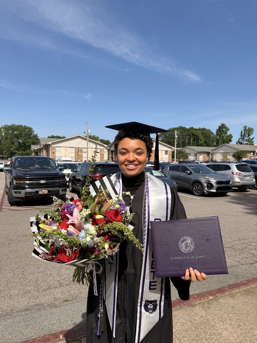 ladydevildogs's tweet photo. Congrats to former LDD Cheyanne Kemp for graduating from UCA yesterday in 3 years! We are so proud of you @KempCheyanne! #LDDFamily https://t.co/3fBD4KTaaY