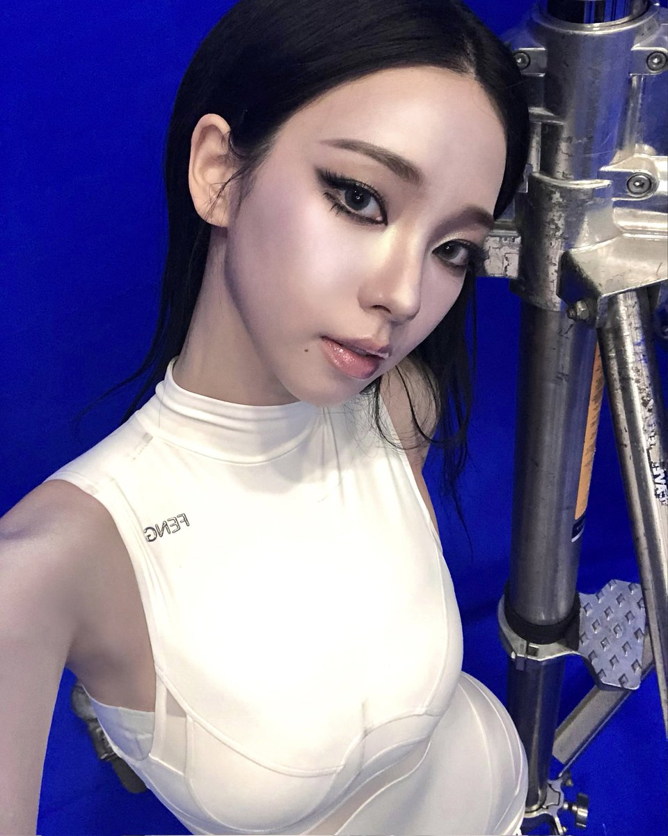 카리나 https://t.co/ll7HPGuG4U