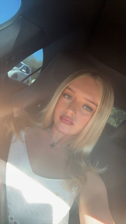 Emily 🌸 18th BD tweet media