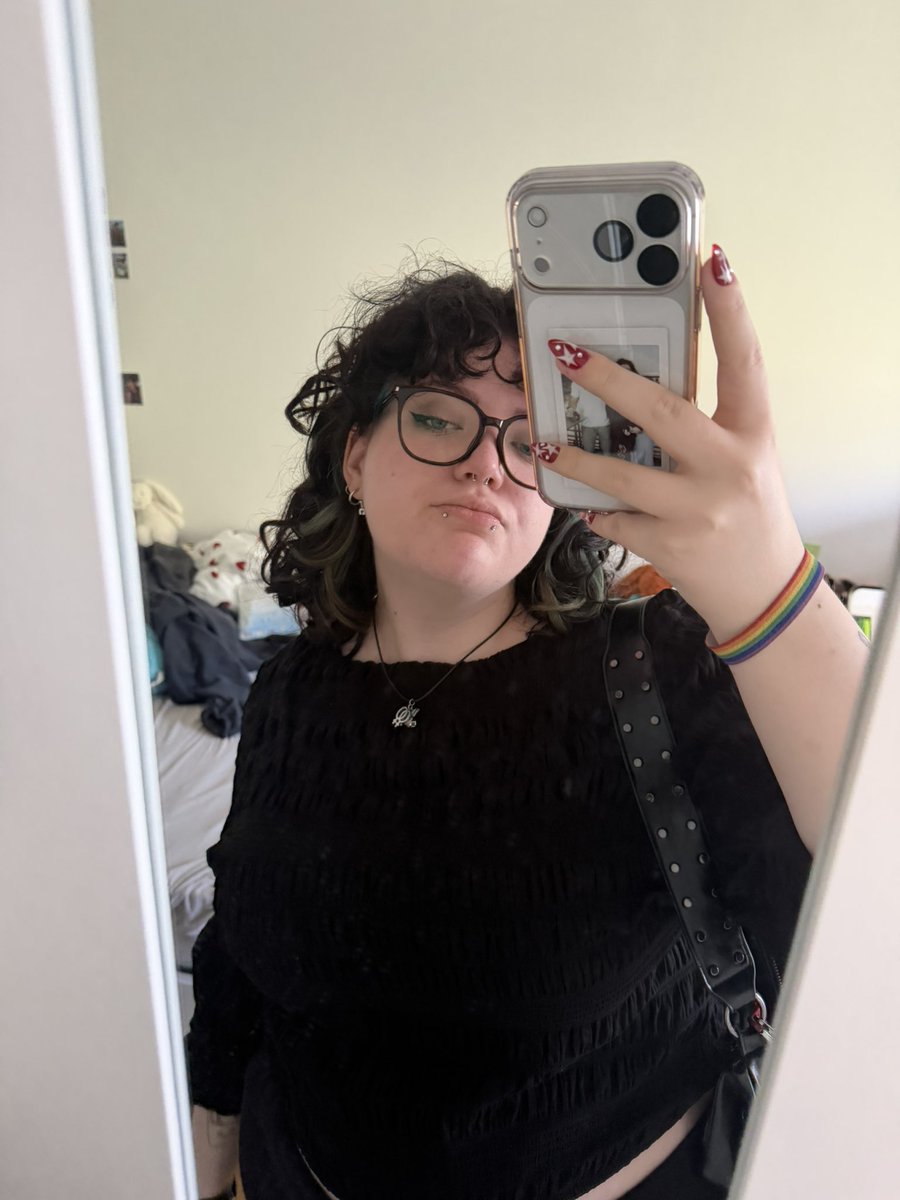 ୨୧ theresa 🖇️🏳️‍🌈🚩💚🧸 (@kiwi_antonelli) / Posts / X