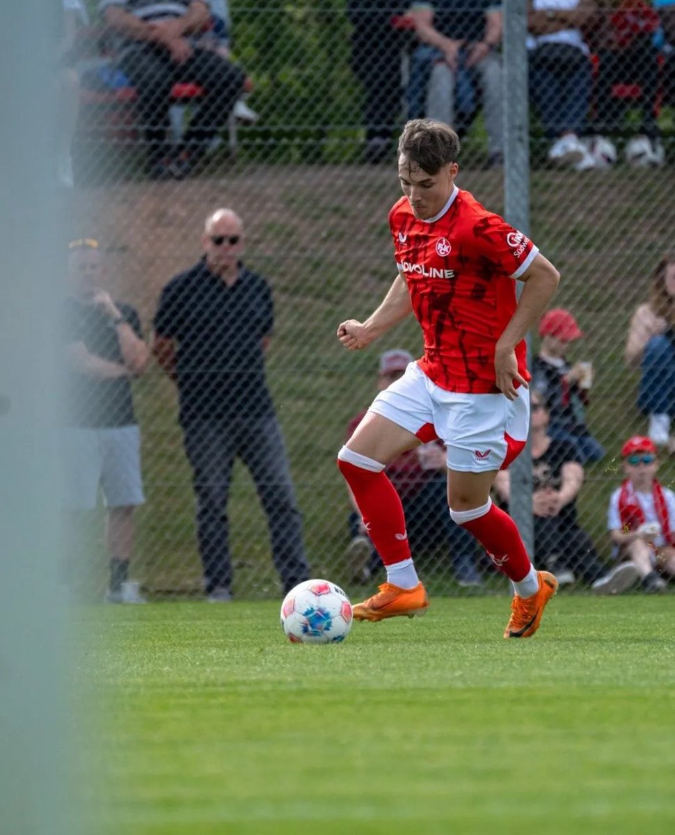 1. FC Kaiserslautern tweet media