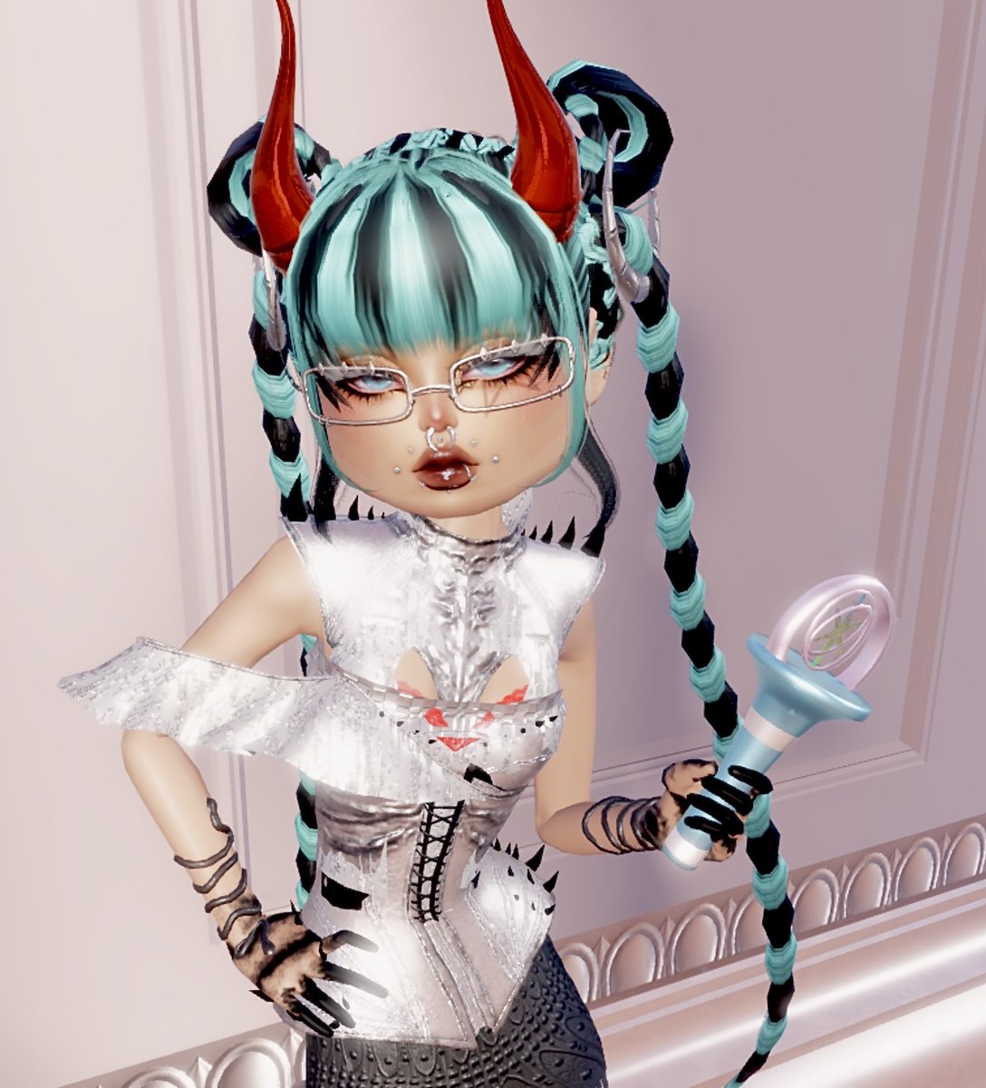 SimplyBee_T0G's tweet photo. Demon Miku fit 🩵🔥 

(styled the new scavenger hunt items!) https://t.co/HVVW2qrxiw