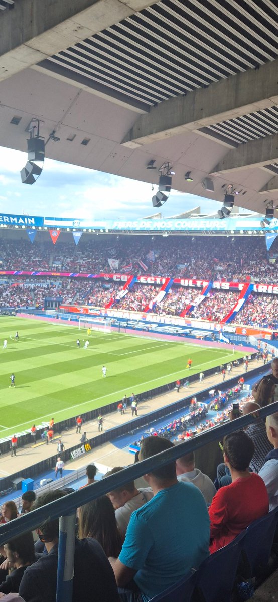 JulienBleicher's tweet photo. PSG - Lorient ⚽️ on lâche rien pour le titre @Ligue1 et le prochain match en @ChampionsLeague @FCBayern ☀️🌱🇲🇫🏆
@PSG_inside @FCLorient @ligue1plus @ActuL1_ @ActuFoot_ @nikefootball @psgcommunity_ @Co_Ultras_Paris @Paris @LFPfr @ParisInside_ @Histoire_du_PSG @lnstantFoot @LMDPSG https://t.co/H844cEIZTN
