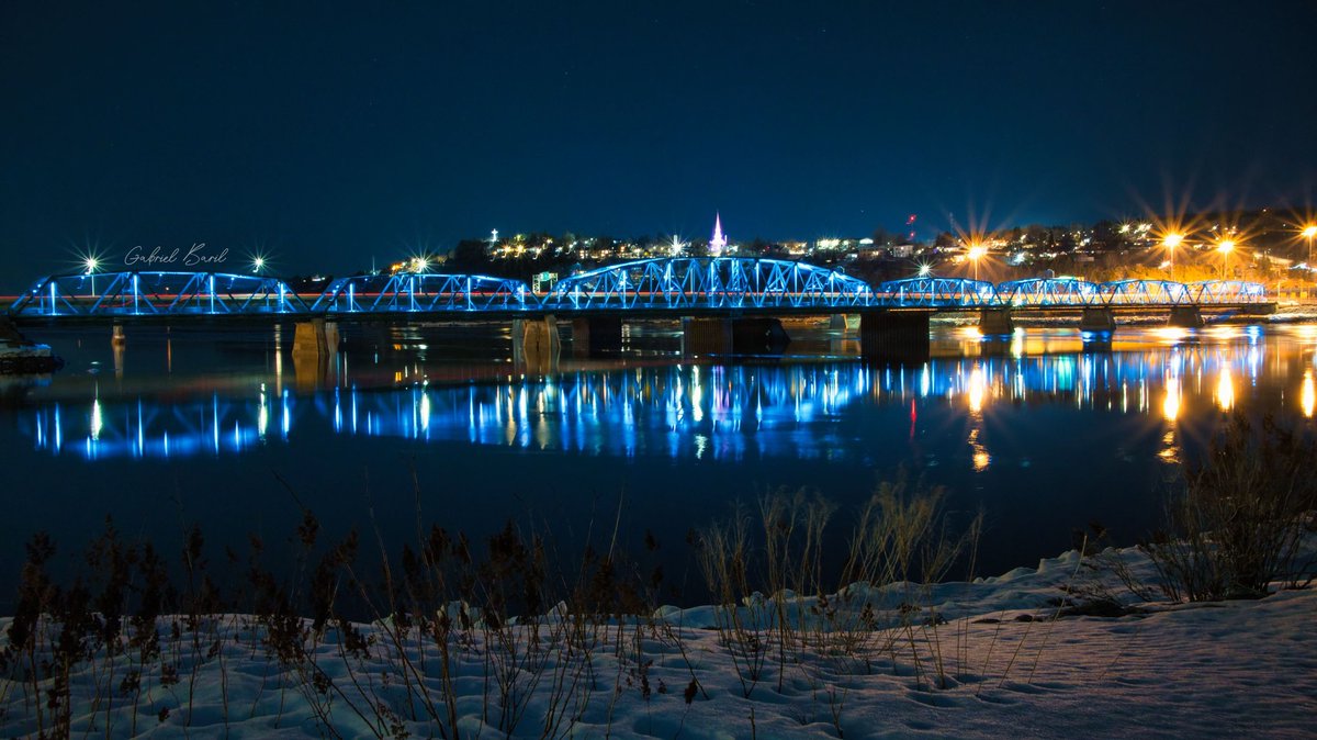 SagueneensLHJMQ's tweet photo. En séries, le Saguenay-Lac-Saint-Jean vibre au bleu des Sags💙

📸 Gmb Photos Gabriel Baril

#fierdetresags
#DéfendonsNosCouleurs https://t.co/1ypHiUBzOt