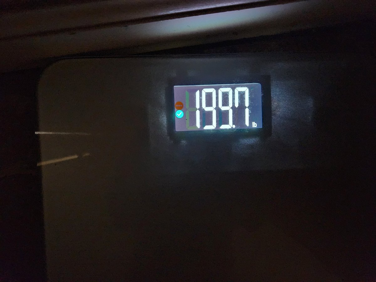 KueJay_'s tweet image. Bit of a vulnerable post but Im going to celebrate my wins. 

Im down from 260lbs to 199.7lbs. 

Im still self conscious about my loose skin. It won't ever be perfect but I won't let that get in the way of me celebrating my progress. 

#weightloss #fitness #gym #progress