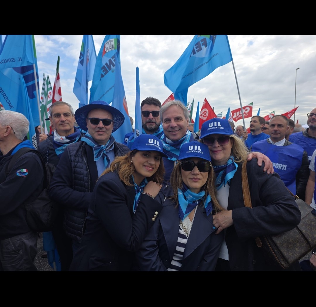 ScrivanoLuca's tweet photo. Primo Maggio 2026 Gioia Tauro Città Metropolitana di Reggio Calabria la Uil Scuola Calabria C'e' https://t.co/MBkBMYgTHh