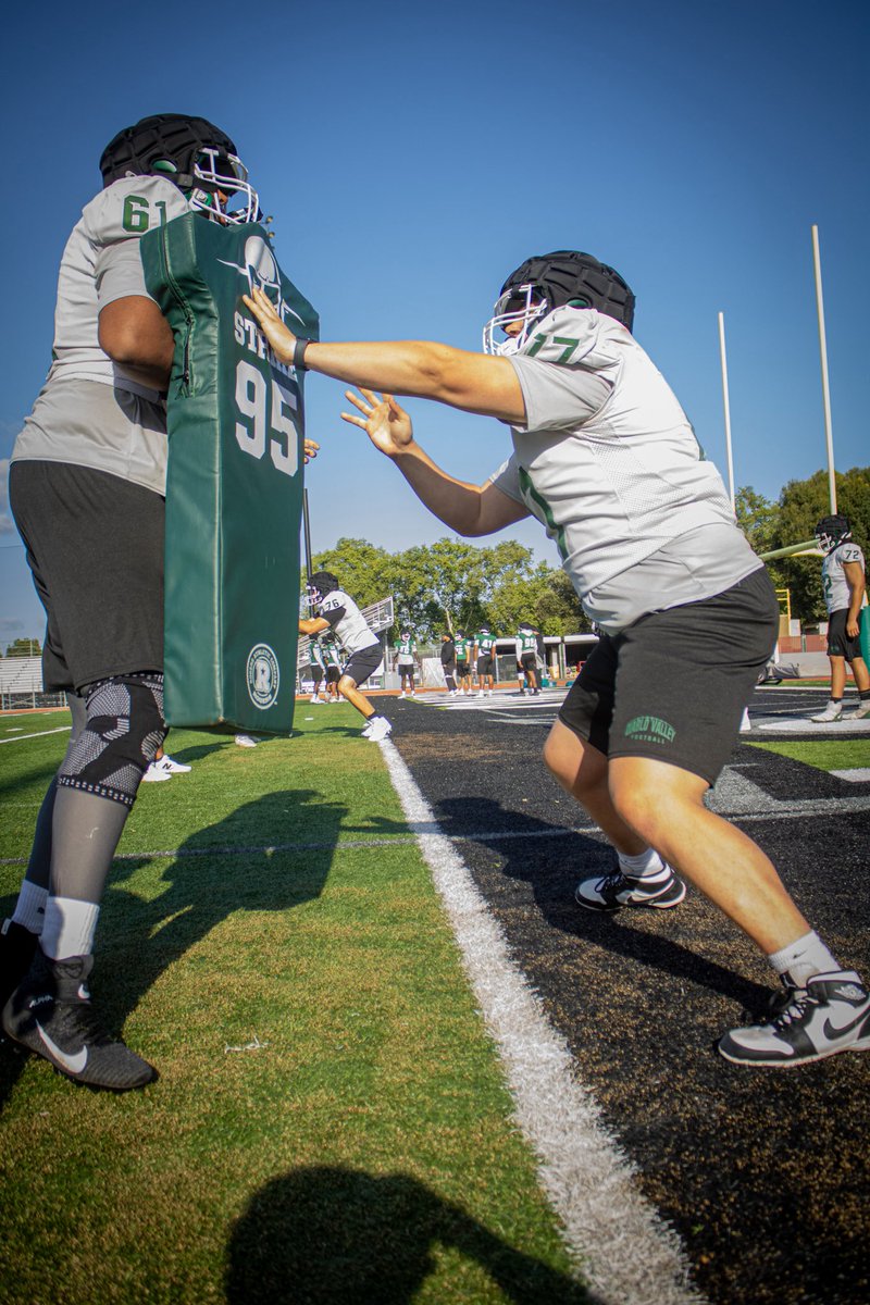 CarterEdmonds76's tweet photo. Committed to DVC go viks!! @DVCVikingsFB @DVC_oline @lem_adams @coachjimcollins https://t.co/4IitIMaxjU