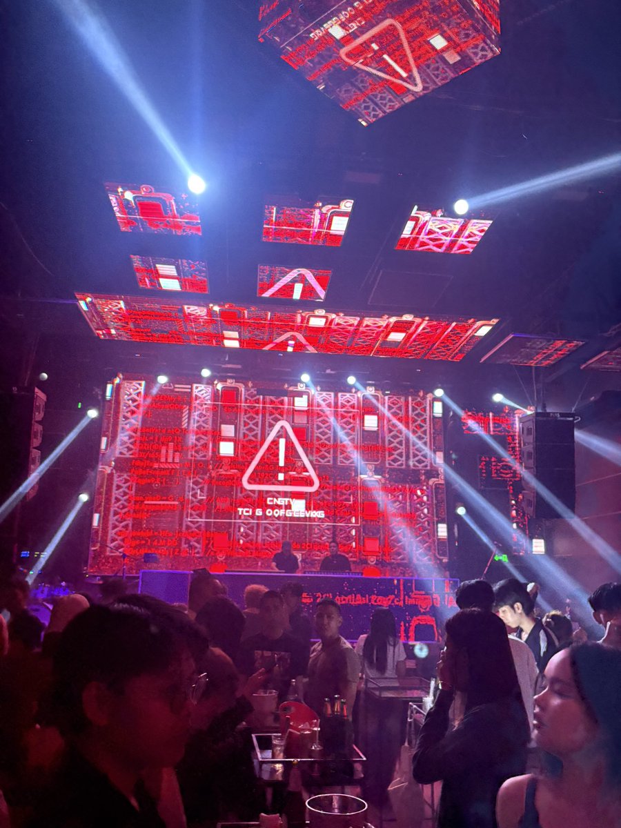 Cake222444's tweet photo. เหงาาา💦🥺 #สุรินทร์ในเมือง #สุรินทร์ https://t.co/ZJi22eUOyu