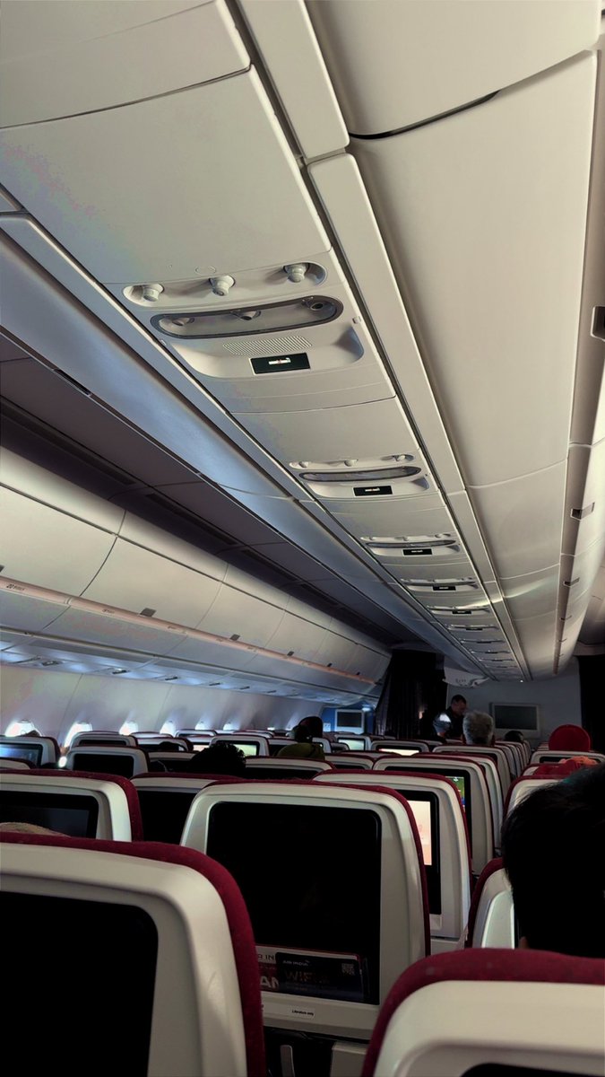 AlexVamsi46804's tweet image. 10/10 experience on the @airindia A350 to London Heathrow today🇬🇧
The cabin, the comfort, the tech—everything felt next level. So glad to see this bird on the Delhi route. Highly recommend! ✈️💎
#AirIndia #A350 #DELtoLHR #AvGeek
