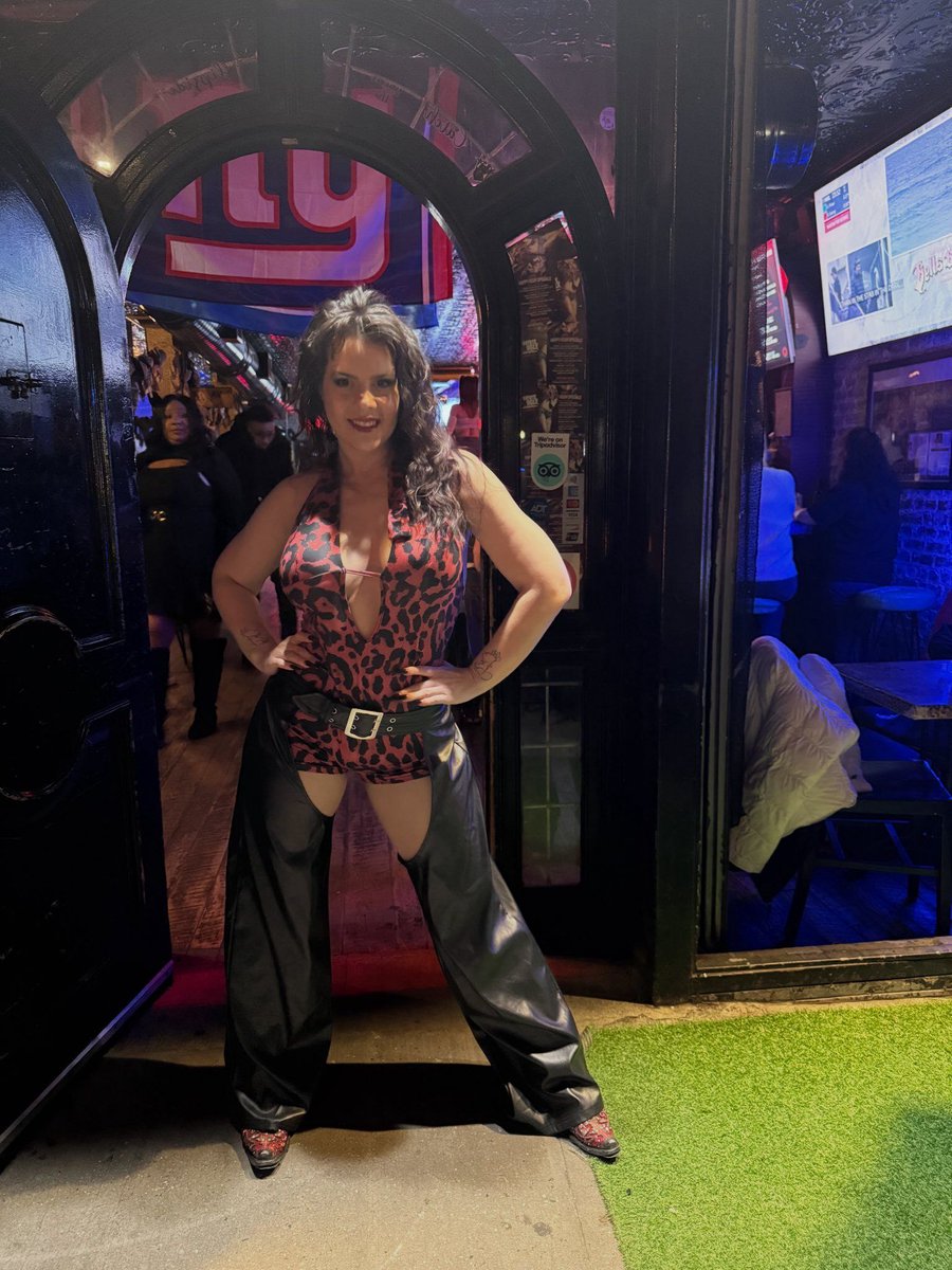 Saturday at Coyote Ugly Saloon NYC 🔥🗽
Round up your crew—this is how NYC does Saturday 💃🍻

coyoteuglysaloon.com/newyork/ 

#coyoteuglynyc #coyoteuglynewyork #coyoteugly #coyoteuglysaloon