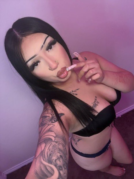 kiki1qq's tweet image. Dm for menu 🔥
#content #facetimeshow #nsfwtwtًً  #buyingcontent #sellingcontent #buyingpics #atxmeetup #atx #sneakylink #houston #dallasfreaks