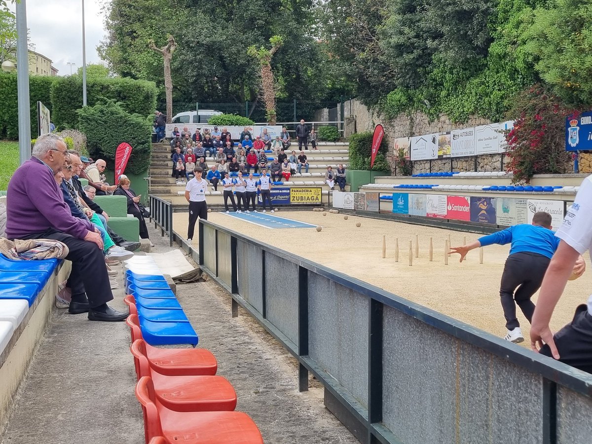 MPbcomillas's tweet photo. Sábado 2 Mayo. Bolera Cubierta Polideportivo de Treceño. 
Liga Santander División de Honor 2026
PB Comillas  4
PB Ribamontan al Mar Const.Carcoba  1
#peñabolisticacomillas #bolopalma #comillas #apebol https://t.co/o2MMqIZJww
