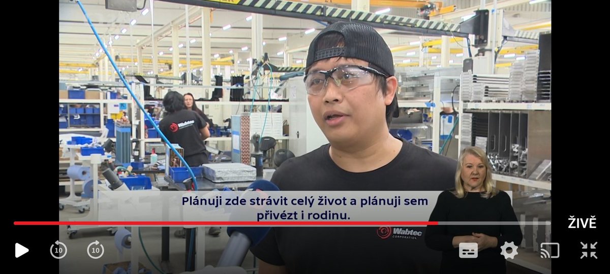 Hologramová pekárna tweet media