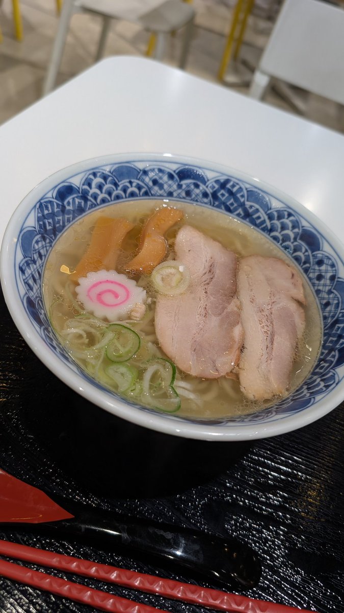 COOcyan's tweet photo. ２時間前の夜食はラーメン。
眠いので仮眠します。
＃夜食
#ラーメン https://t.co/2qB1hue09Q